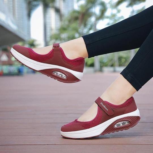 Amelia™ | Lightweight, breathable and elasticated women's hiking shoes