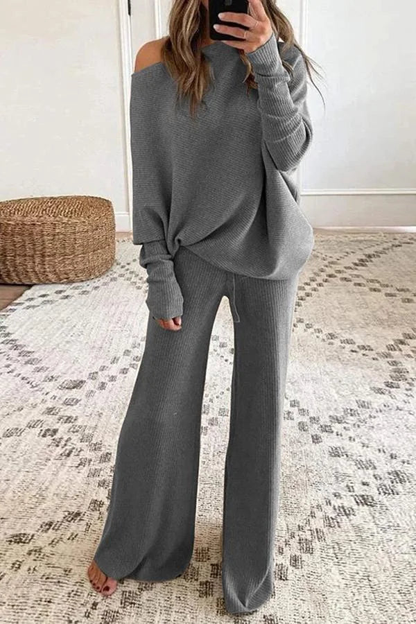 One-shoulder knit suit for women