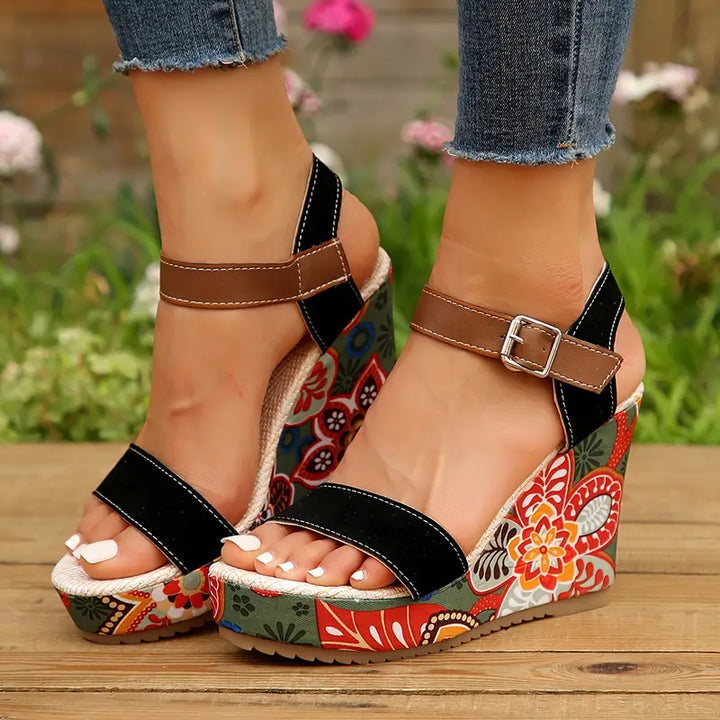 Wedge sandals with floral pattern for women