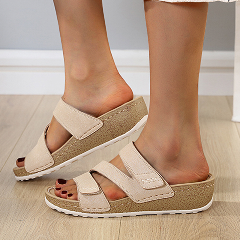 Casual sandals for women