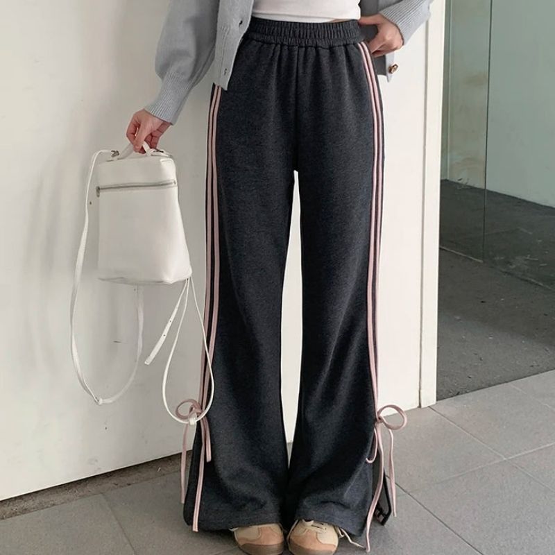 Casual wide training trousers with side ties