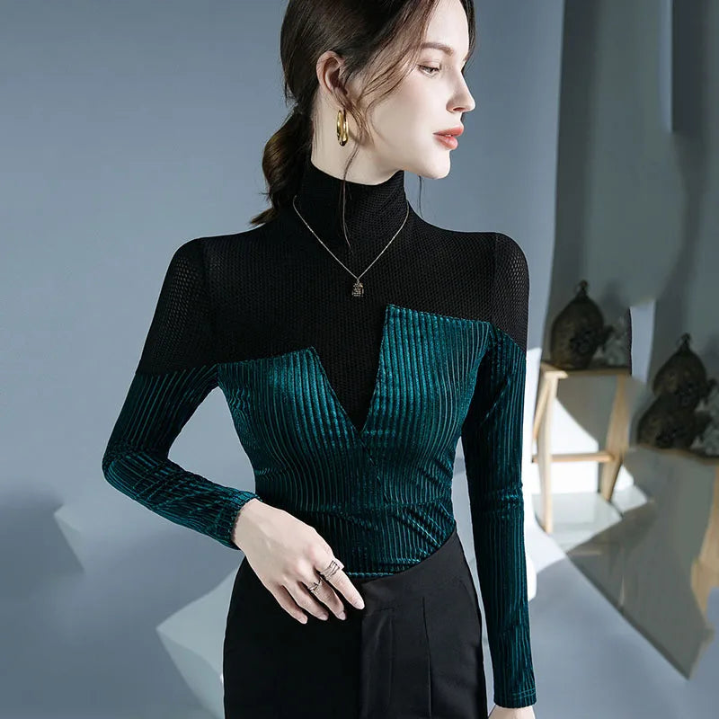 Elegant turtleneck jumper with velvet patchwork