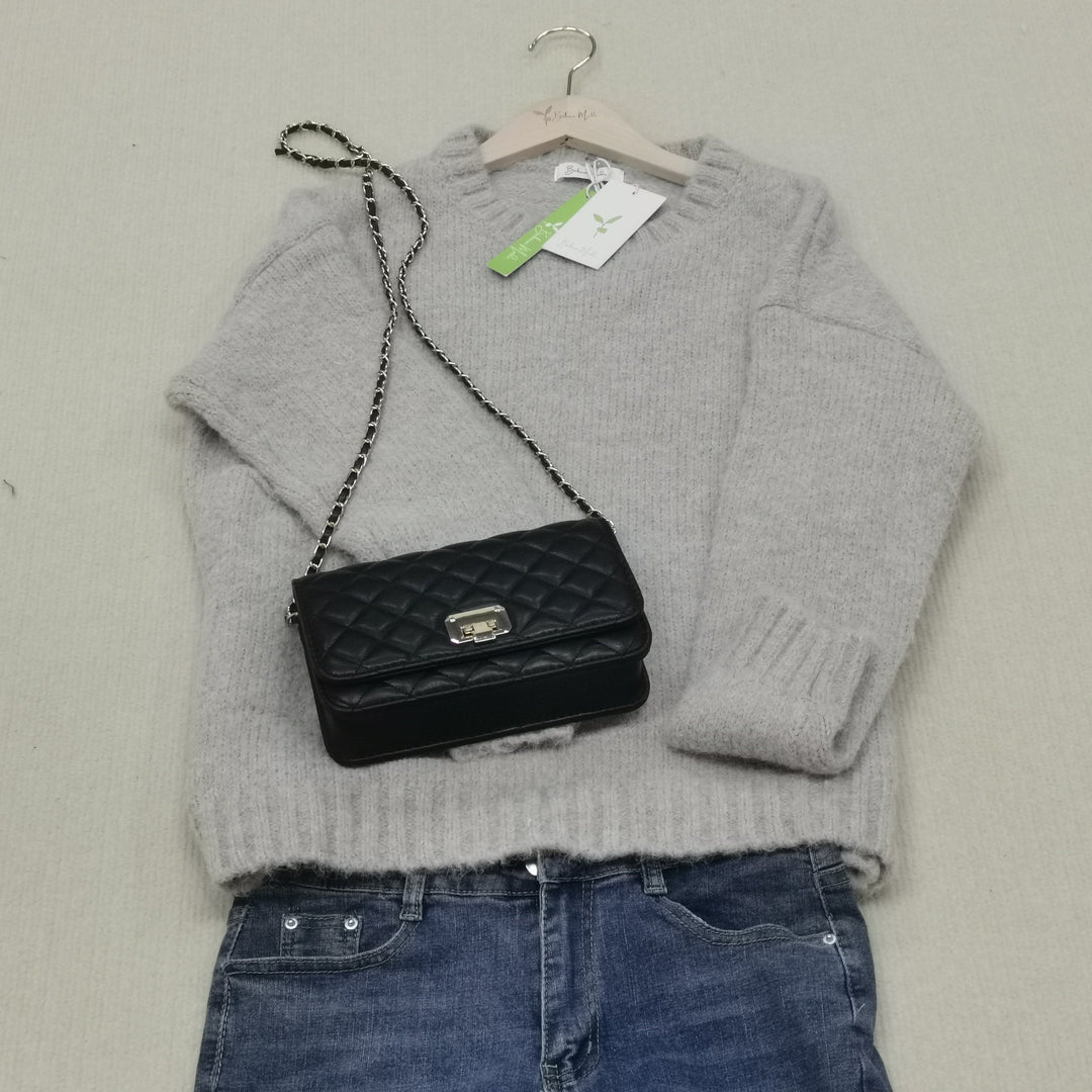 Oversized knitted jumper with pocket