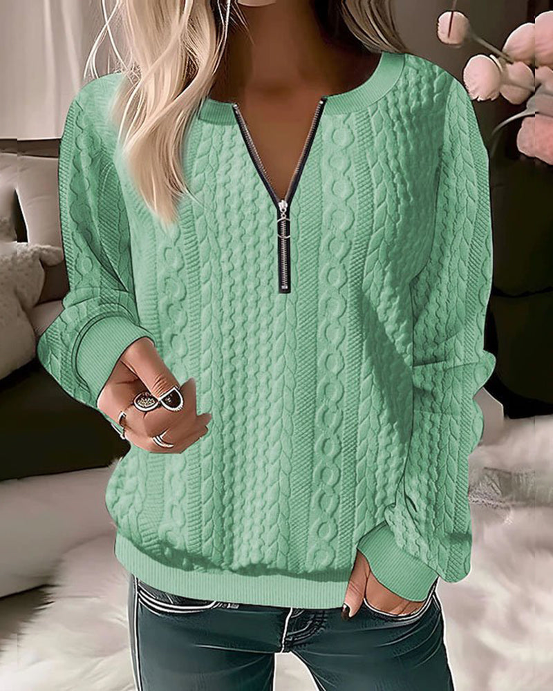 Single-coloured pullover with zip