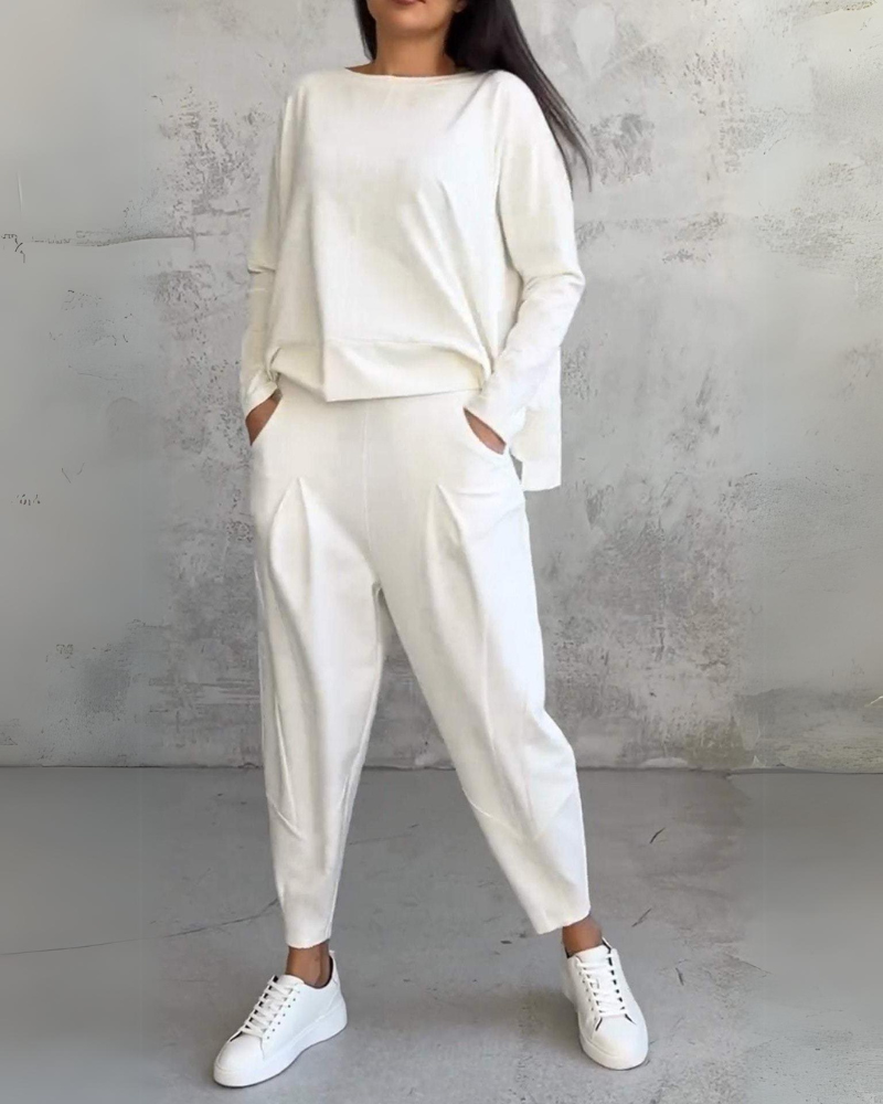 Women's - Elegant Two-Piece Set - Comfortable Fabric - Perfect for Casual or Dressy Occasions