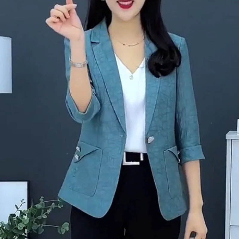 Casual women's blazer with rolled-up sleeves