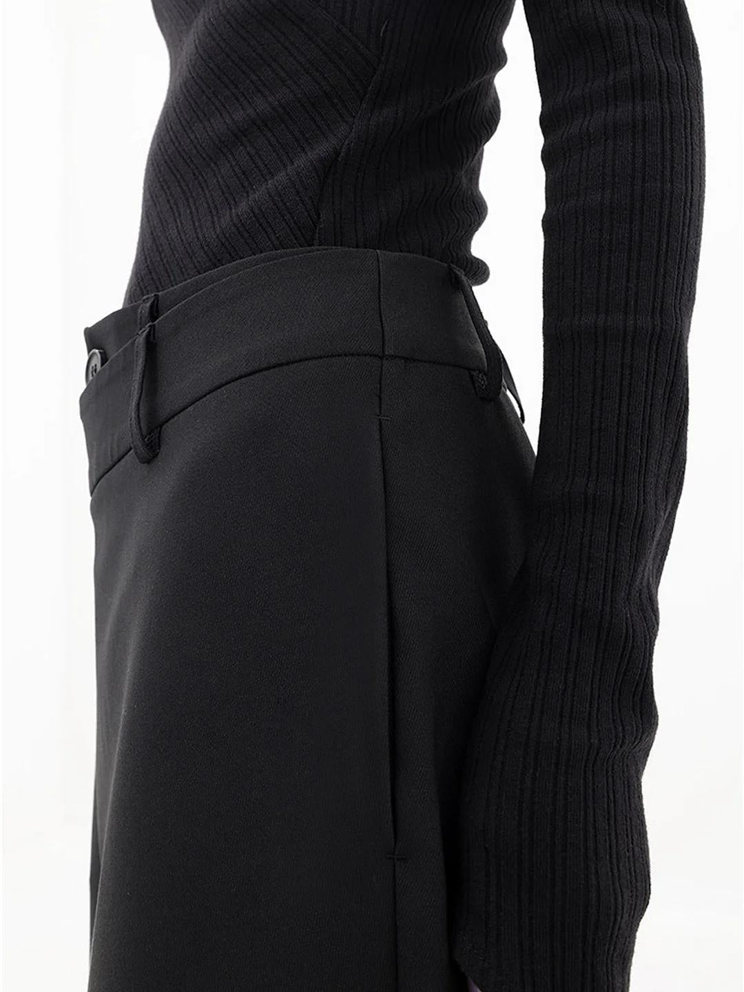 Asymmetric baggy trousers