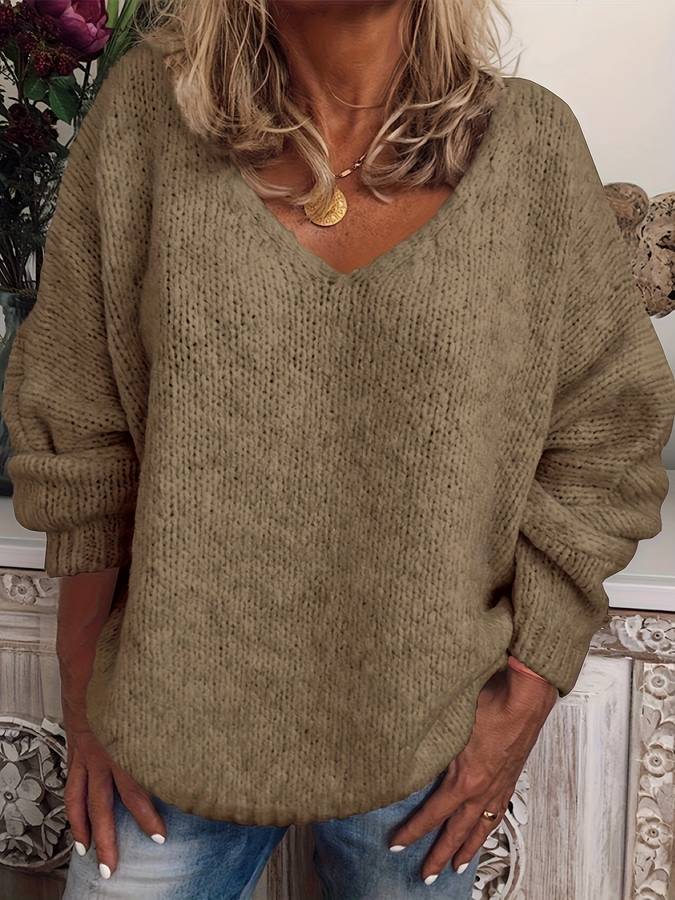 Oversized jumper with V-neckline