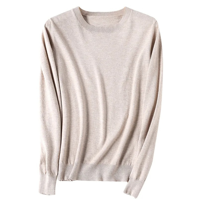 Comfortable lightweight knitted jumper