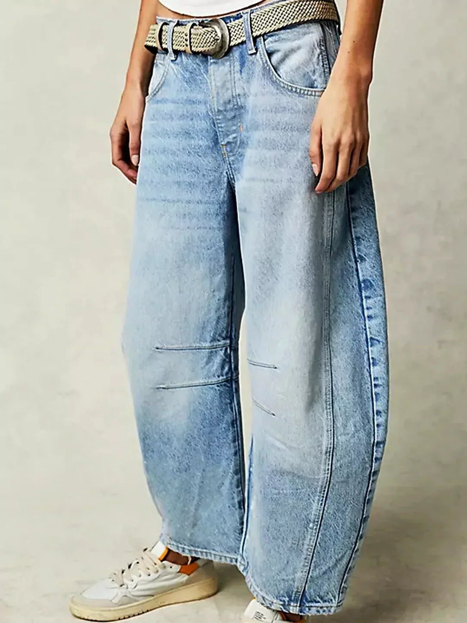 Women's - Barrel Jeans - Leopard Print - Trendy Casual Style for Everyday Wear