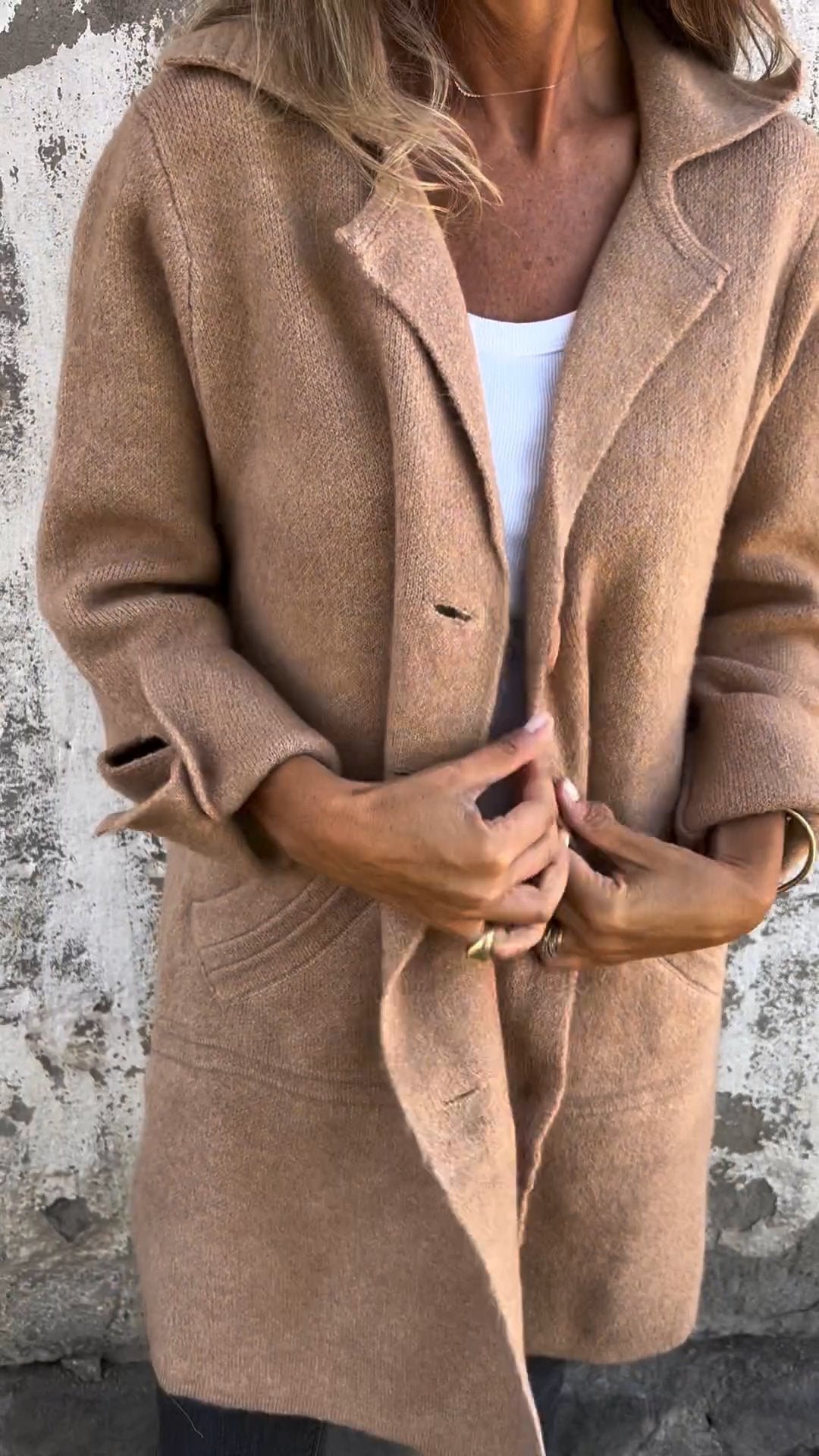 Women's - Casual Long Coat with Cuffs - Cotton - Stylish & Comfortable Outerwear