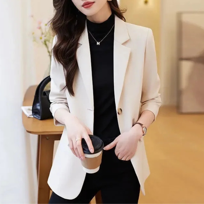 Elegant ladies' blazer with double-button fastening