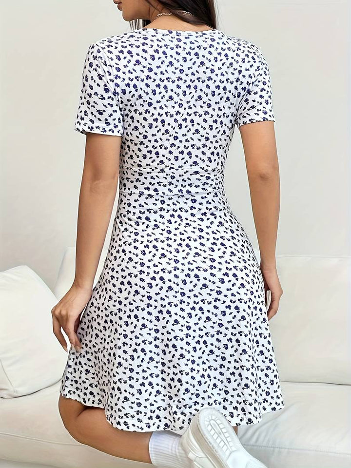 Stylish Dress with Complex All-over Print