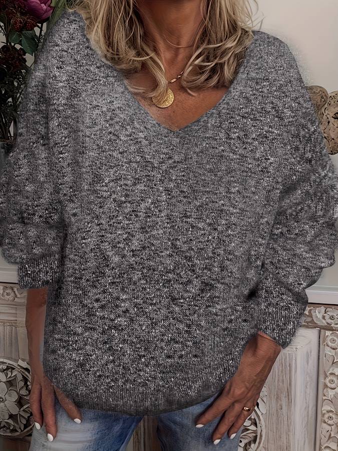 Oversized jumper with V-neckline