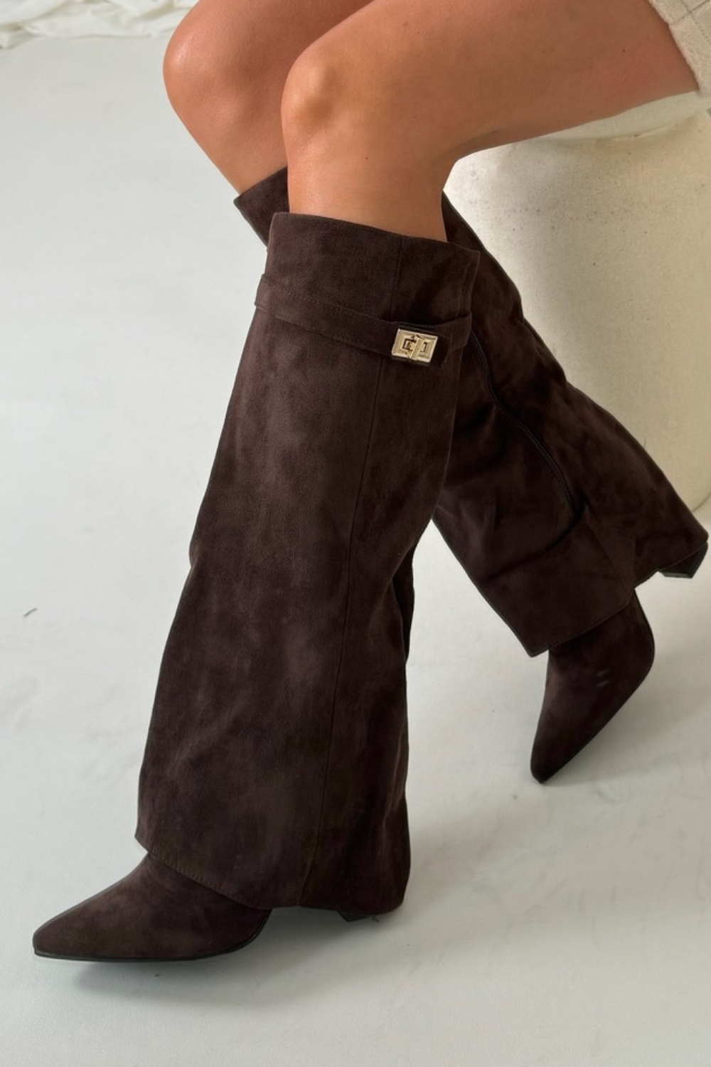 Women's - Knee-High Boots - Pointed Toe Leather Zip