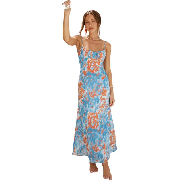 Flowing maxi dress with floral pattern