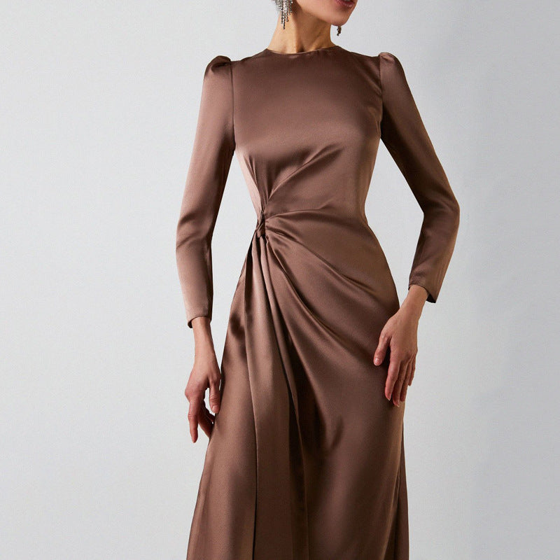 Fashionable and elegant slim-fit dress with irregular hips