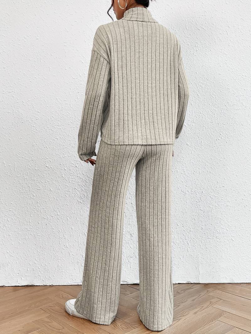 Women' - Two-Piece Set - Turtleneck Sweater & Wide Pants
