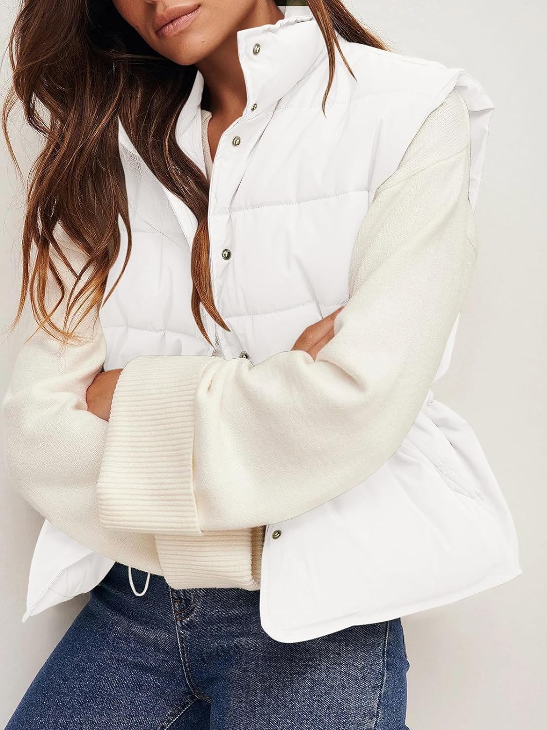 Women's - Sleeveless Gilet - Quilted Fabric - Stylish Lined Waistcoat - Fashionable Outerwear for Every Occasion