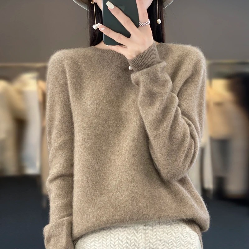 Stylish cashmere jumper for women