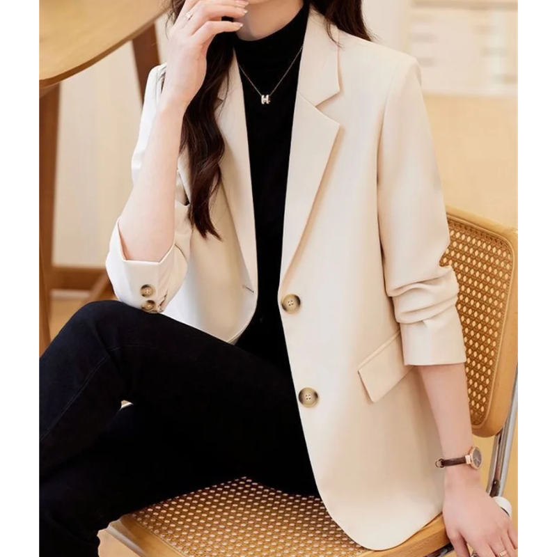 Elegant ladies' blazer with double-button fastening