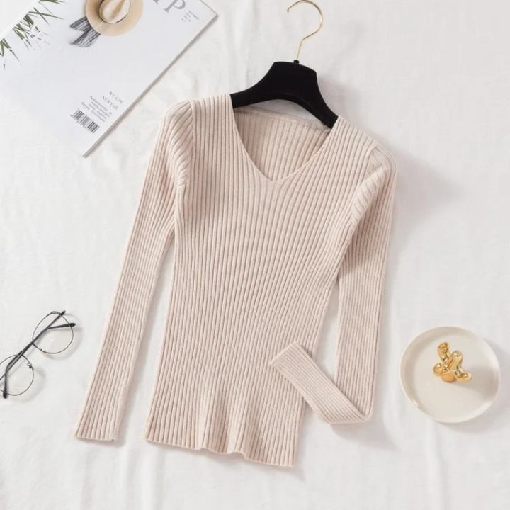 Slim-fit jumper with ribbed V-neckline for a chic look