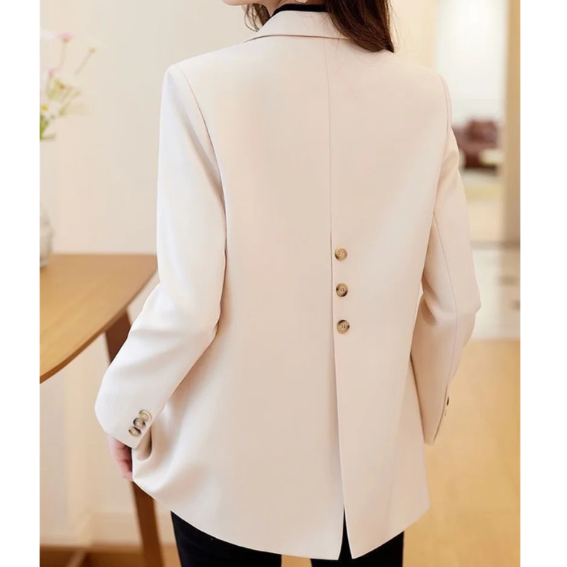 Elegant ladies' blazer with double-button fastening