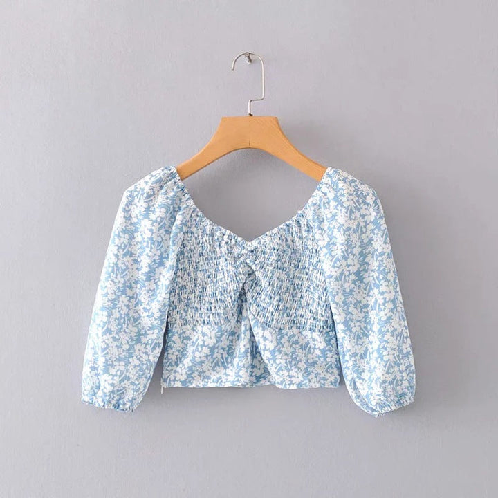 Modern Short-sleeved blouse with printed collar