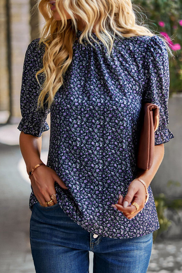 Top with floral print, short sleeves and ruffles