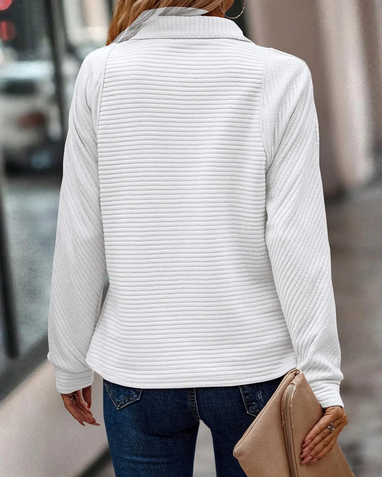 Women's - Elegant V-Neck Jumper - Stylish Warm Knitwear - Cozy and Chic for All Occasions