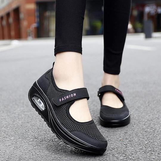 Amelia™ | Lightweight, breathable and elasticated women's hiking shoes