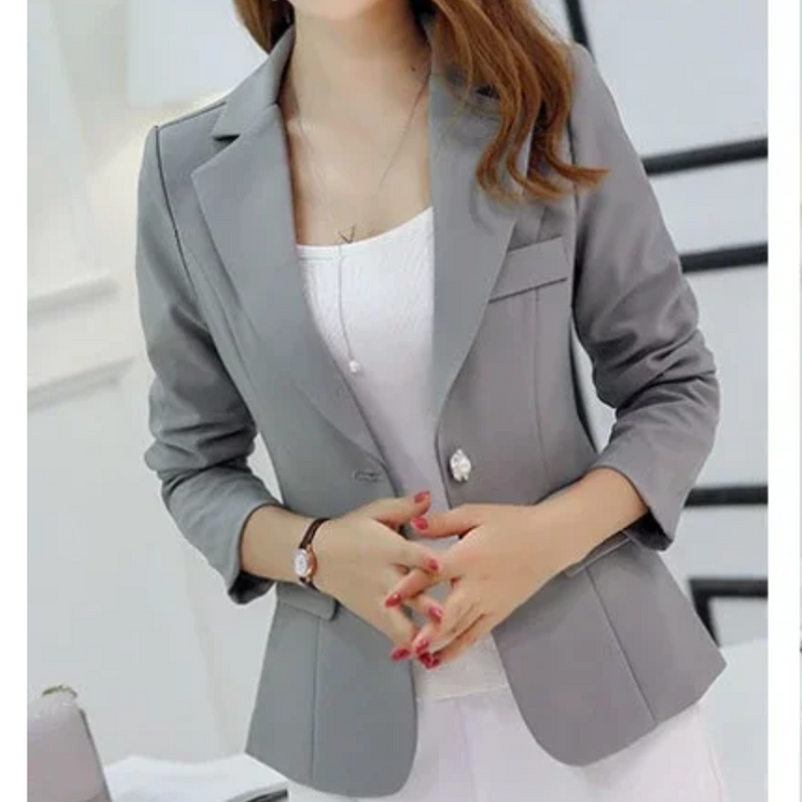 Elegant women's blazer with ankle button fastening