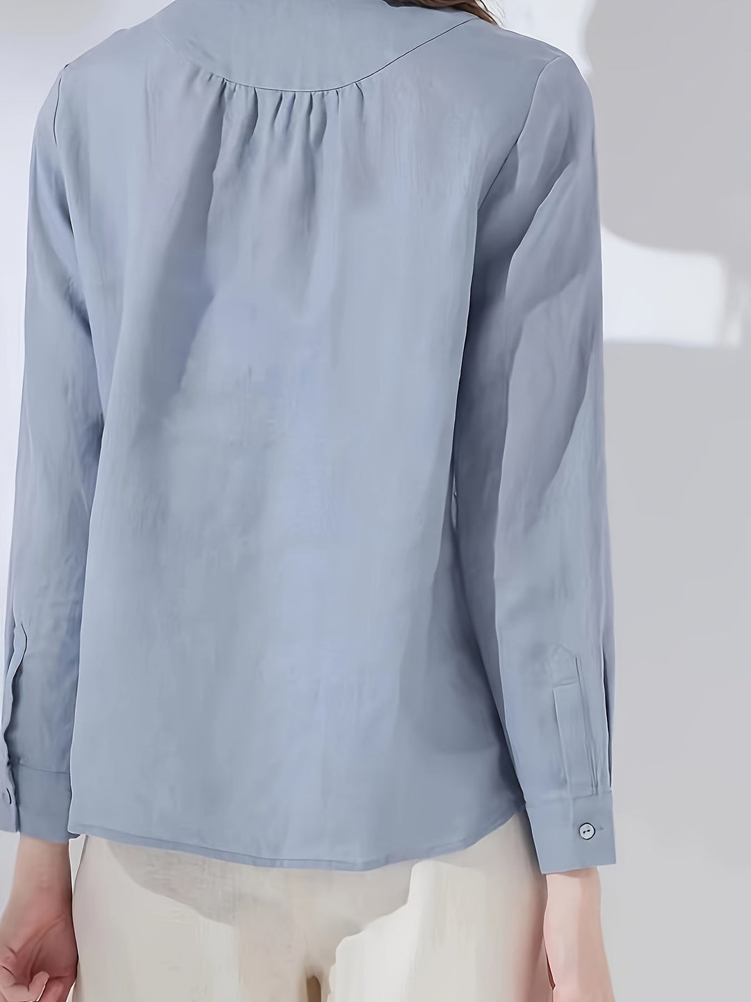 Women's - Linen Shirt - Light Blue Long-Sleeved with Split Sleeves - Elegant and Comfortable Style