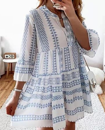 Mid-length dress with flared sleeves