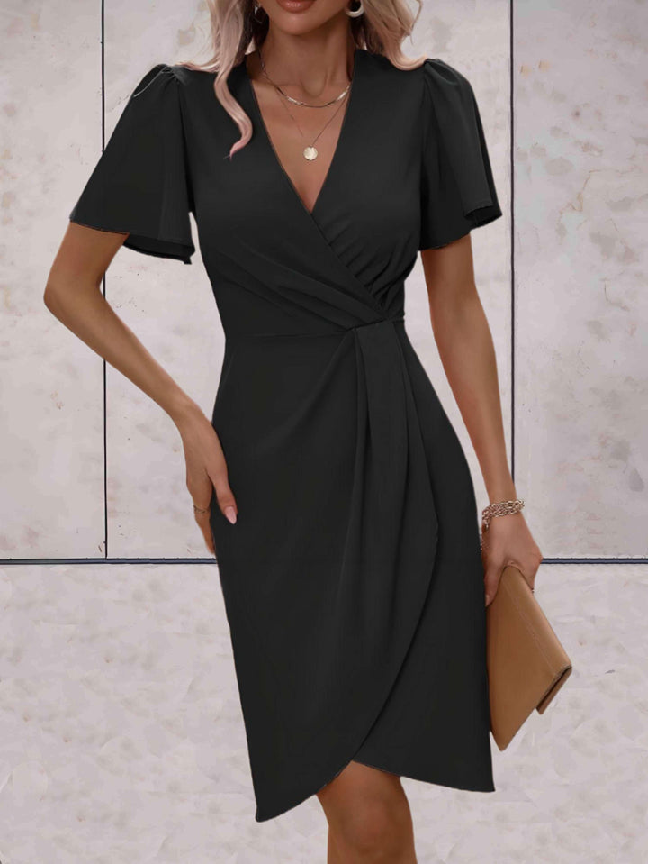 Women's - Elegant Dress - V-Neckline - Chic Style for Any Occasion - Perfect for Your Wardrobe