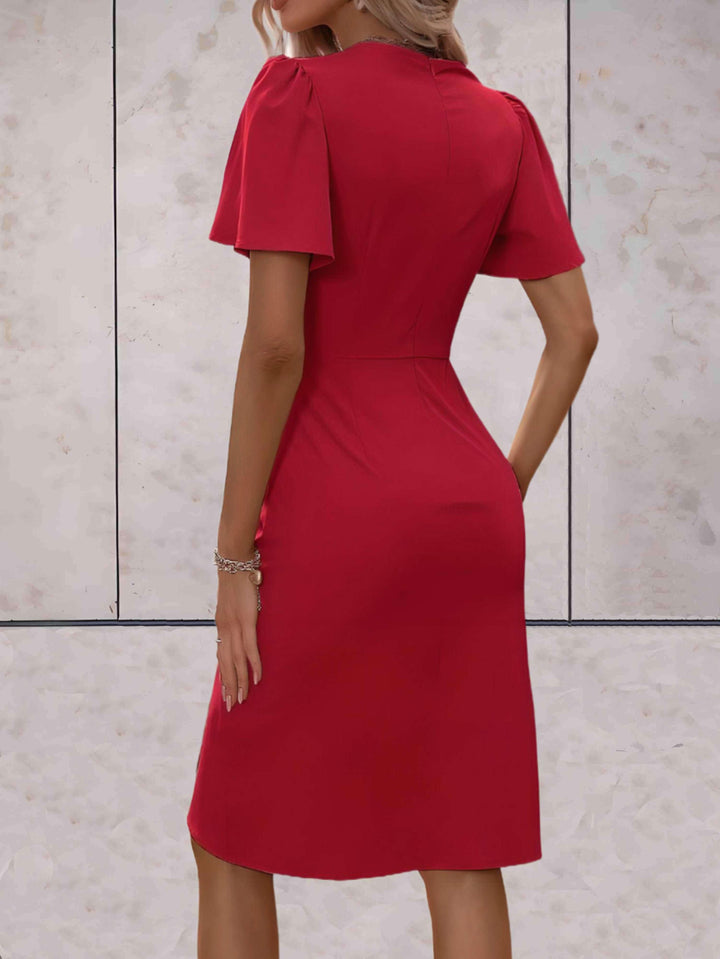 Women's - Elegant Dress - V-Neckline - Chic Style for Any Occasion - Perfect for Your Wardrobe