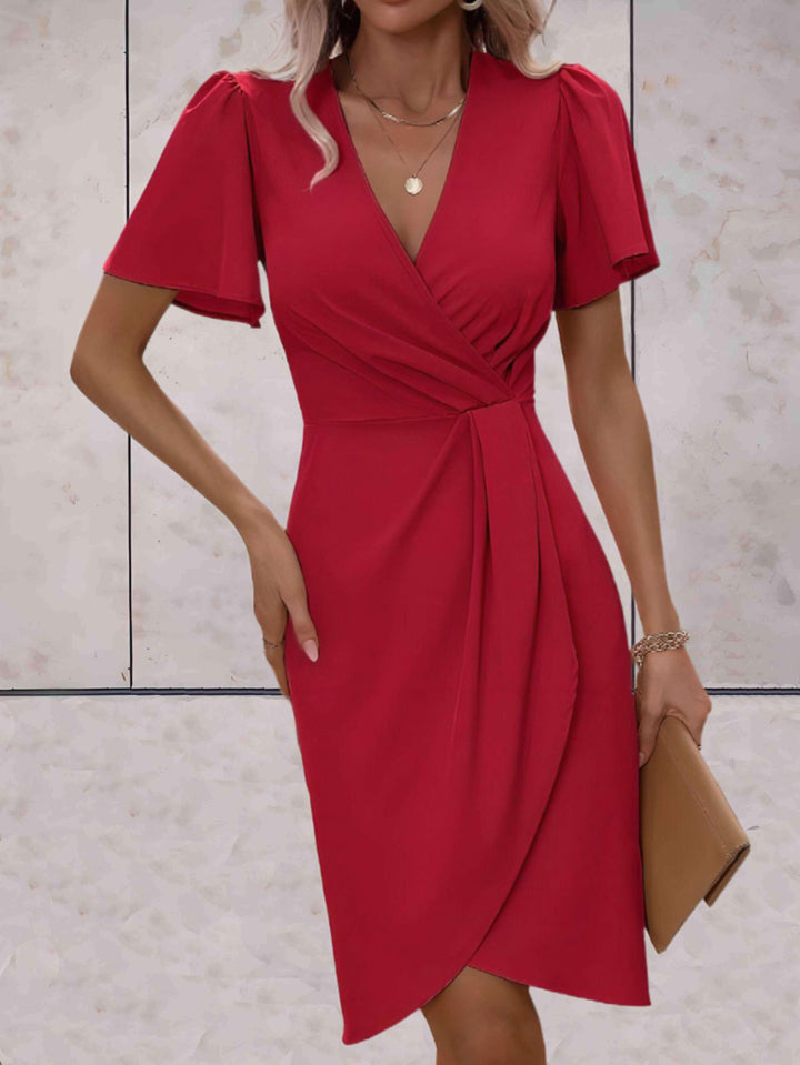 Women's - Elegant Dress - V-Neckline - Chic Style for Any Occasion - Perfect for Your Wardrobe