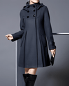 Coat with side pockets