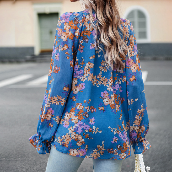 Summery blouse with floral pattern