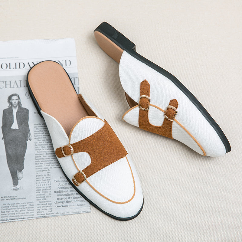 Modern mules with buckles in a two-colour look