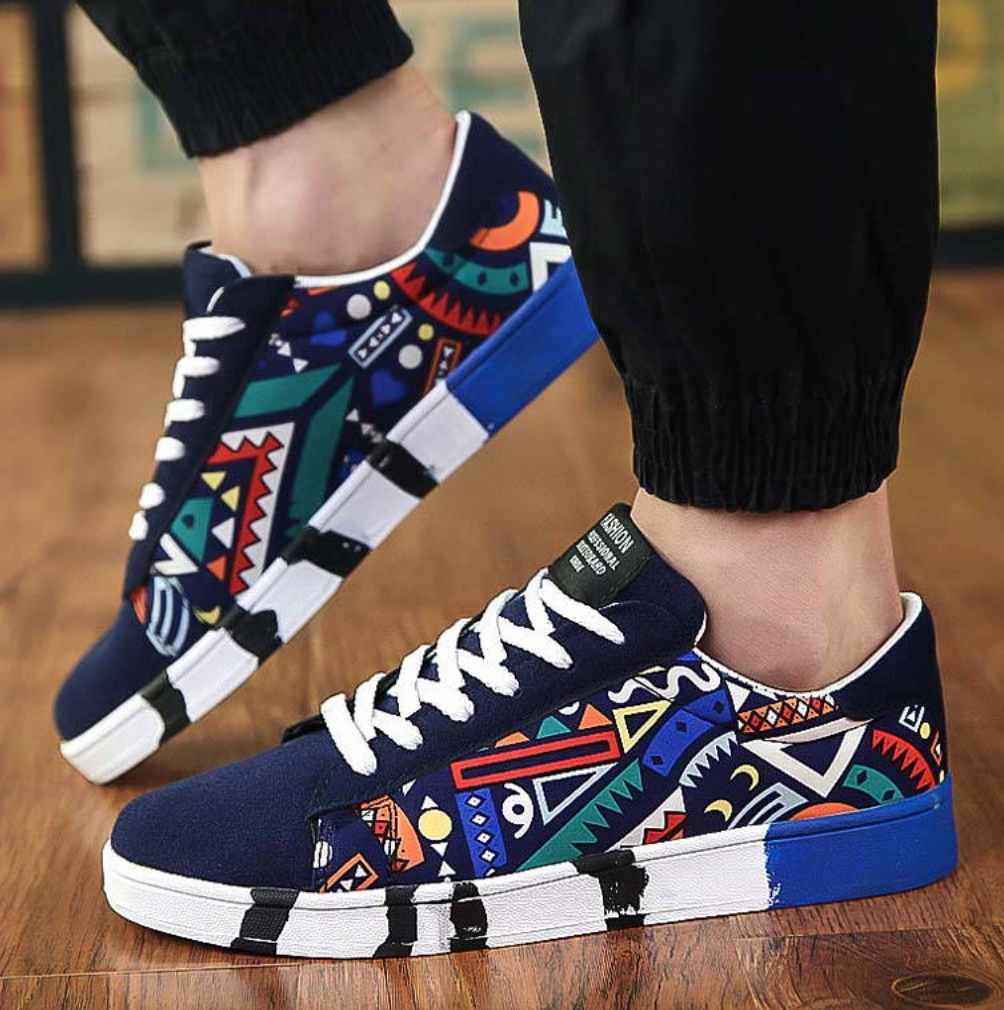 Streetwear sneaker with geometric design