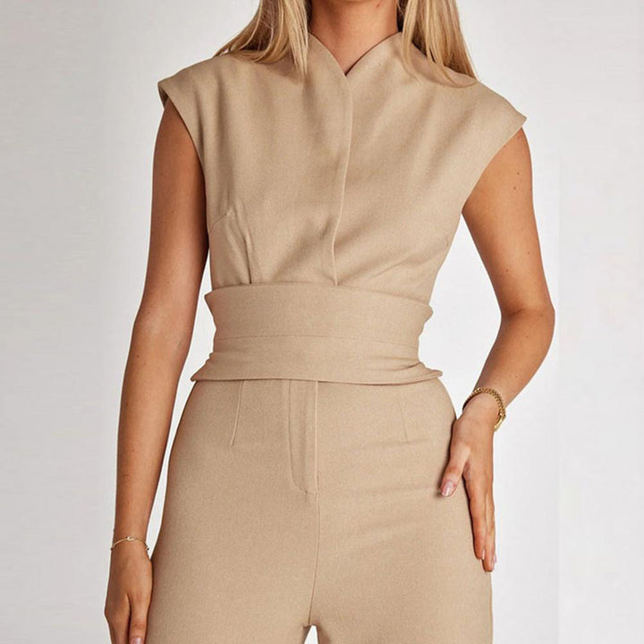 Elegant jumpsuit with wide legs