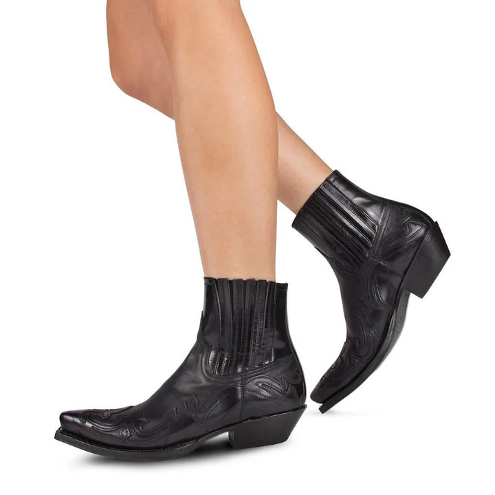 Short cowboy boots for women