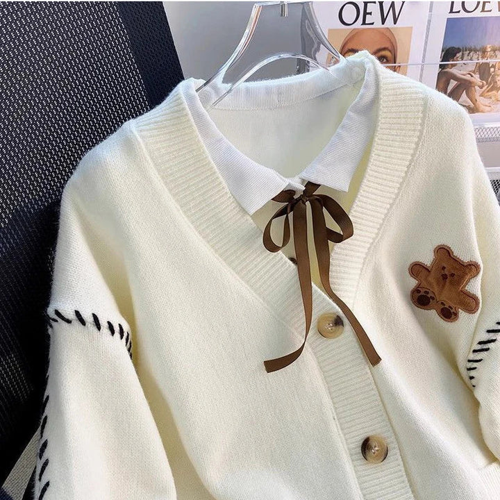 Chic cardigan with contrasting details