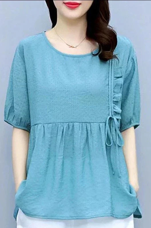 Elegant short-sleeved sweatshirt with gathering