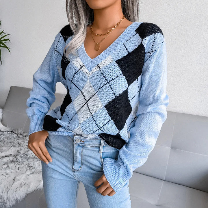 Long-sleeved jumper with V-neckline