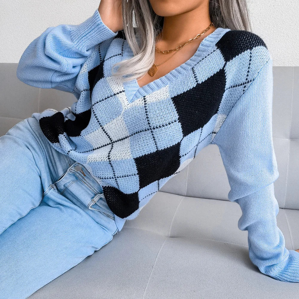 Long-sleeved jumper with V-neckline