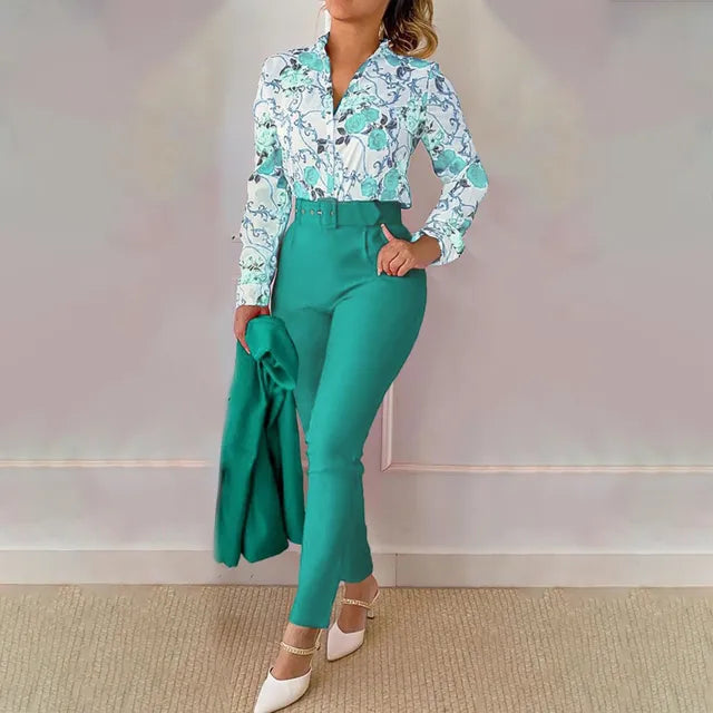 Stylish women's set (blouse and trousers)