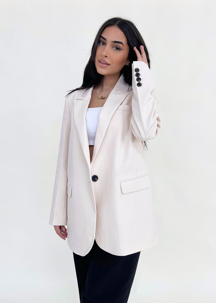 Sleek Women's coat - 2024 Edition