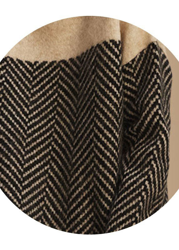 Knitted sweater with khaki coloured turtleneck and patchwork in khaki